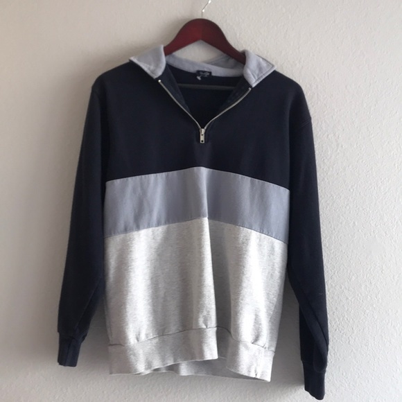 Brandy Melville Sweaters - Brandy sweatshirt
